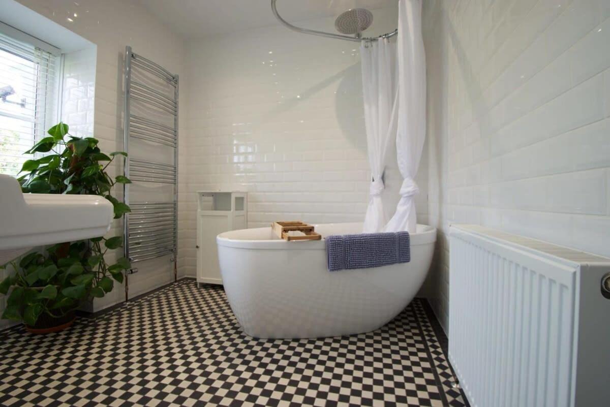 פלימות' Spacious Town House With Swimming Pool מראה חיצוני תמונה